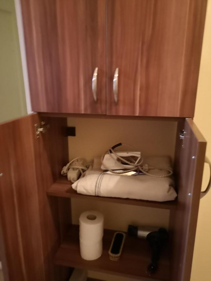 Veva Apartman - Eger Maganszallashely מראה חיצוני תמונה